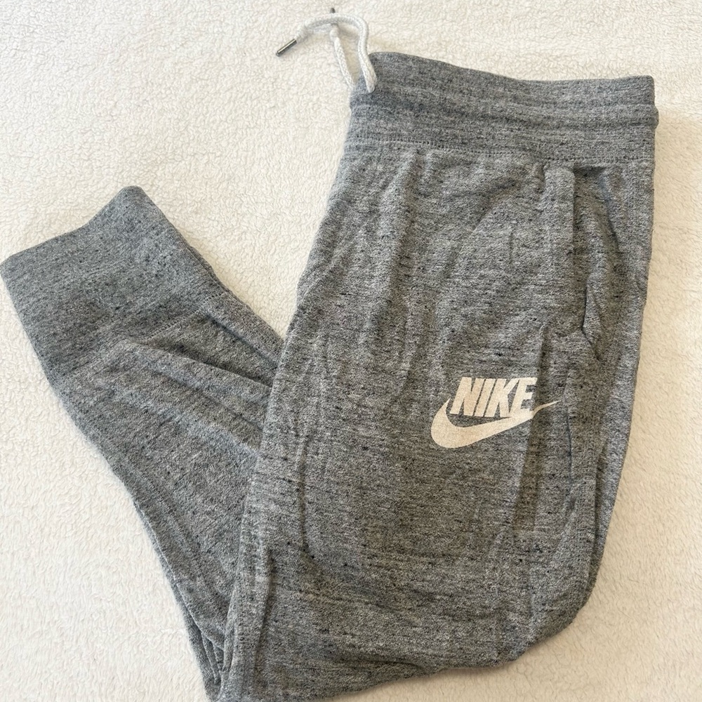 Nike cropped joggers